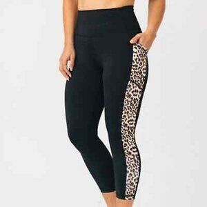 ZYIA | Leopard Brilliant Capri Leggings 8-10